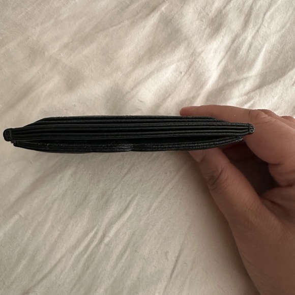 Chanel Filigree Card Holder in Caviar Leather and Gold Hardware - Picture 4 of 4